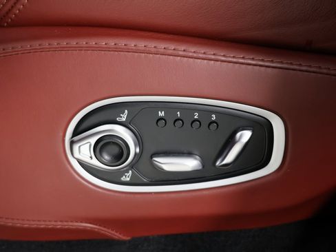 Used 2021 Aston Martin DBX image 24