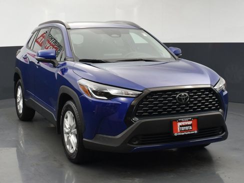 Used 2024 Toyota Corolla Cross LE w/ Moonroof Package AWD/4WD image 7
