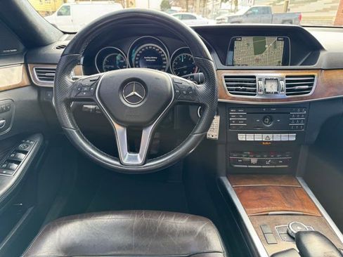 Used 2016 Mercedes-Benz E 350 E 350 4MATIC w/ Premium Package image 23