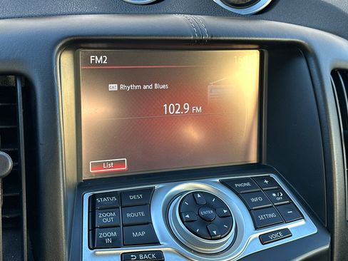 Used 2014 Nissan 370Z Touring w/ Sport Package image 25