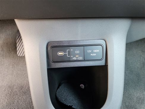 New 2025 Hyundai Ioniq 5 SE image 21