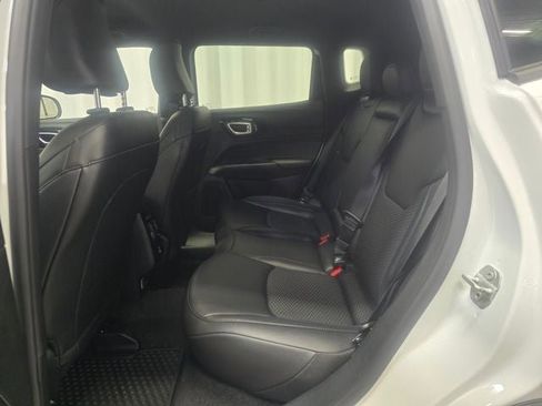 New 2026 Jeep Compass Latitude image 12