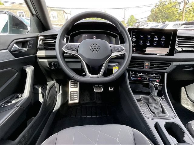 Certified 2025 Volkswagen Jetta Sport FWD image 13