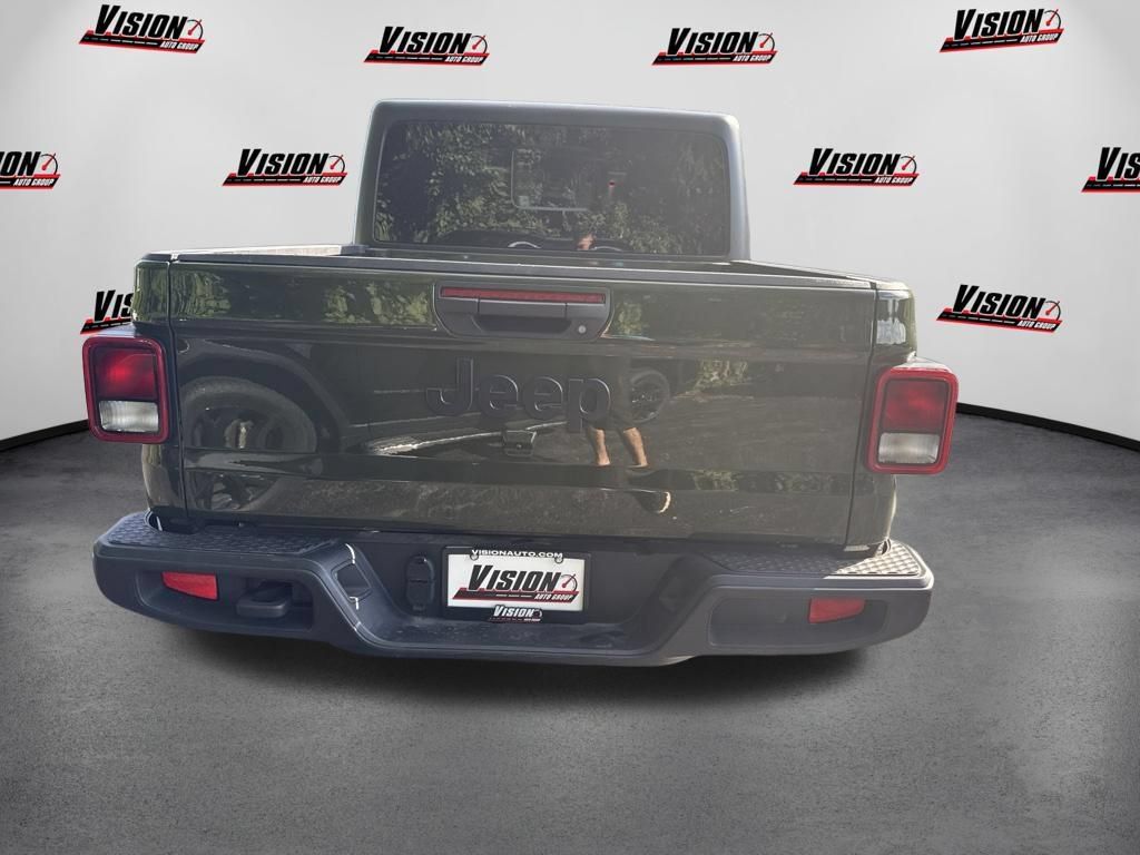 Used 2024 Jeep Gladiator Sport AWD/4WD image 6