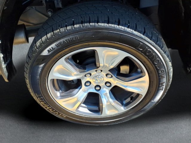 Used 2023 RAM 1500 Laramie AWD/4WD image 9