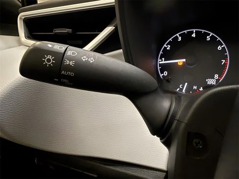 Used 2023 Toyota Corolla SE image 13