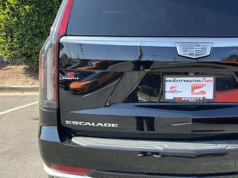 Used 2021 Cadillac Escalade Luxury image 14