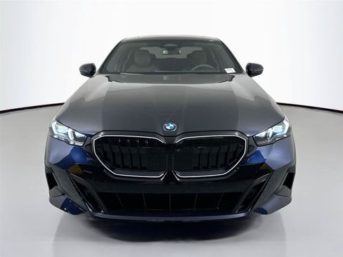 New 2026 BMW 530i xDrive w/ M Sport Package AWD/4WD image 4