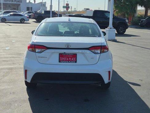 Used 2024 Toyota Corolla LE FWD image 9
