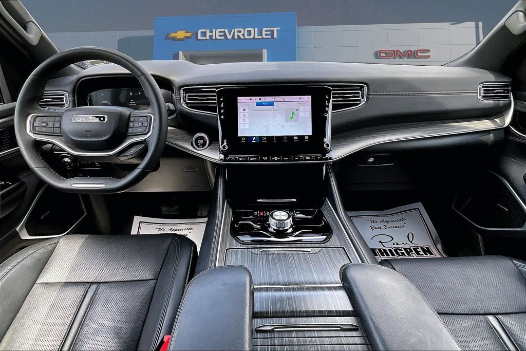 Used 2024 Jeep Wagoneer Series II AWD/4WD image 8