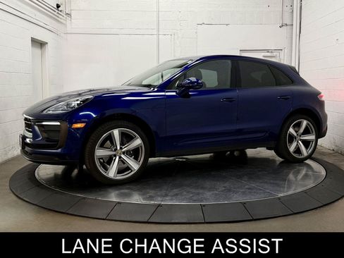 Used 2024 Porsche Macan w/ Premium Plus Package AWD/4WD image 4