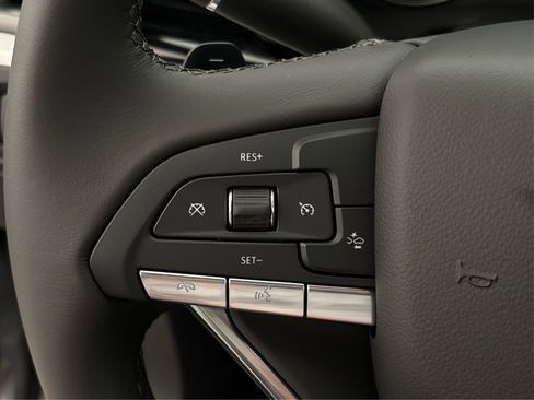 New 2025 Cadillac XT6 Luxury image 30