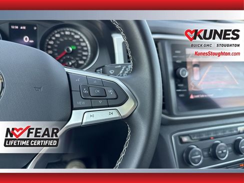 Used 2021 Volkswagen Atlas Cross Sport SE w/ Panoramic Sunroof Package image 28