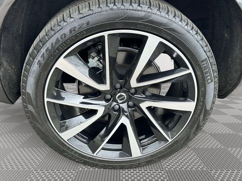 Used 2024 Volvo XC90 B5 Plus AWD/4WD image 37