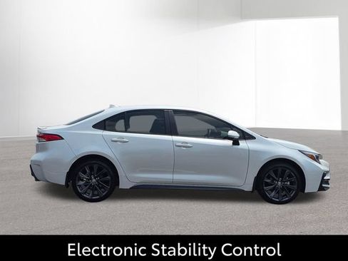 Certified 2026 Toyota Corolla SE FWD image 4
