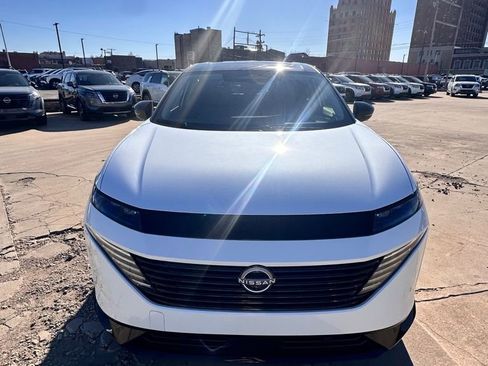 New 2026 Nissan Murano Platinum w/ Cargo Package AWD/4WD image 2