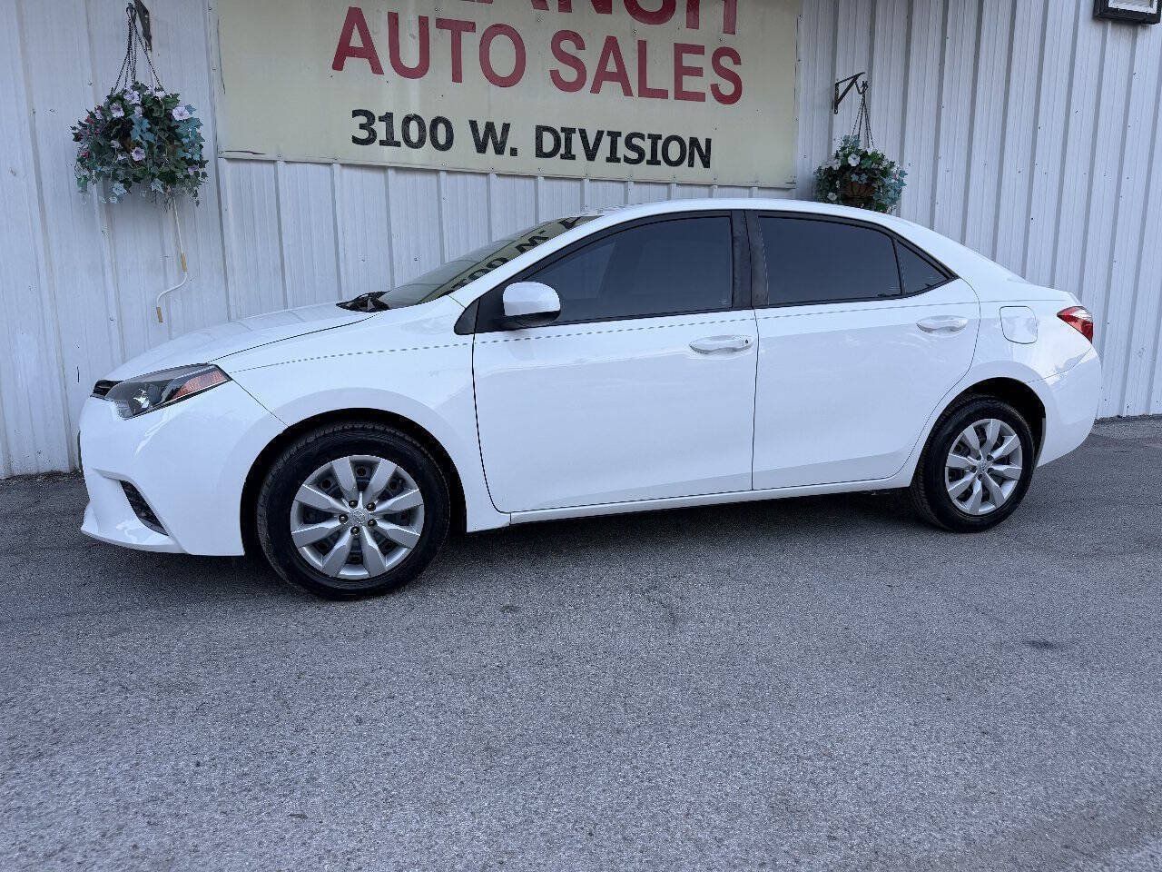 Used 2016 Toyota Corolla LE FWD image 8