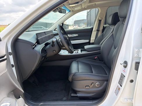 Certified 2026 Genesis GV70 2.5T Advanced AWD/4WD image 9