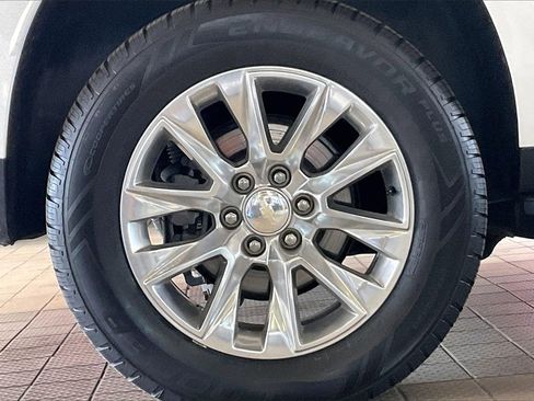 Used 2022 Chevrolet Suburban Premier image 38