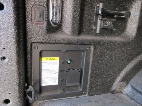 Used 2021 Ford F150 Lariat w/ Equipment Group 502A High image 28