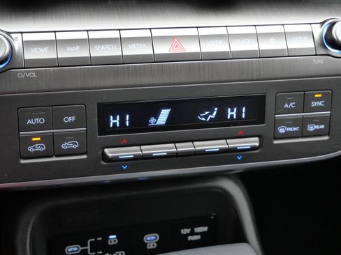 Certified 2025 Hyundai Kona SEL image 24