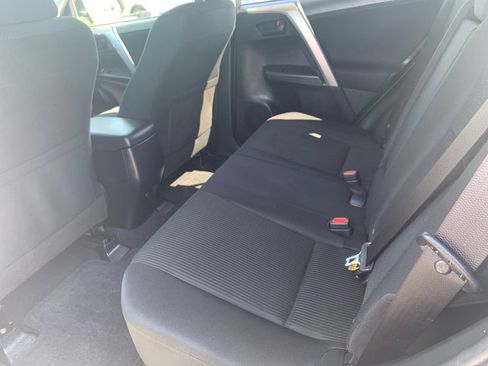 Used 2016 Toyota RAV4 LE AWD/4WD image 16