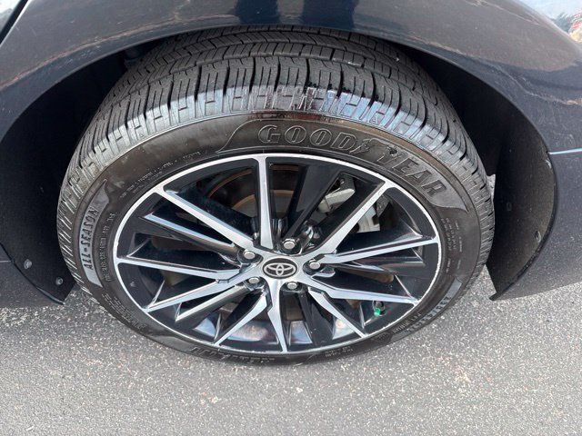 Used 2021 Toyota Camry SE FWD image 11