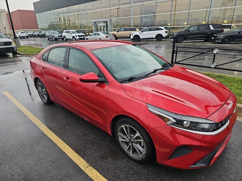 Used 2022 Kia Forte LXS FWD image 2