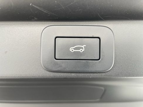 Used 2023 Land Rover Range Rover SE image 42