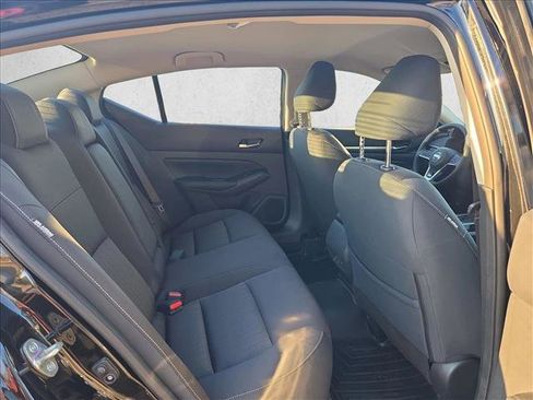 Used 2022 Nissan Altima 2.5 SV image 19