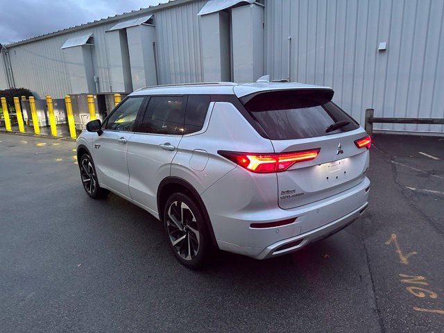 Used 2023 Mitsubishi Outlander SEL AWD/4WD image 5
