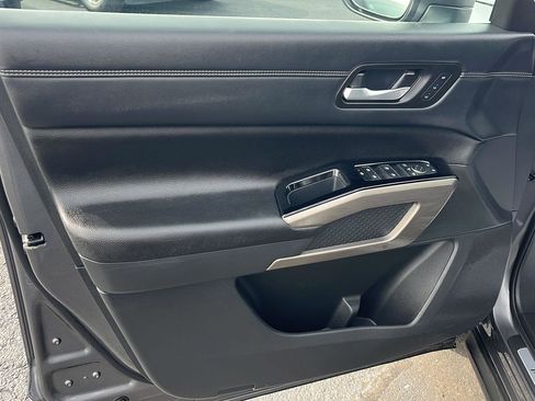 Used 2024 Nissan Pathfinder Platinum w/ Cargo Package image 18