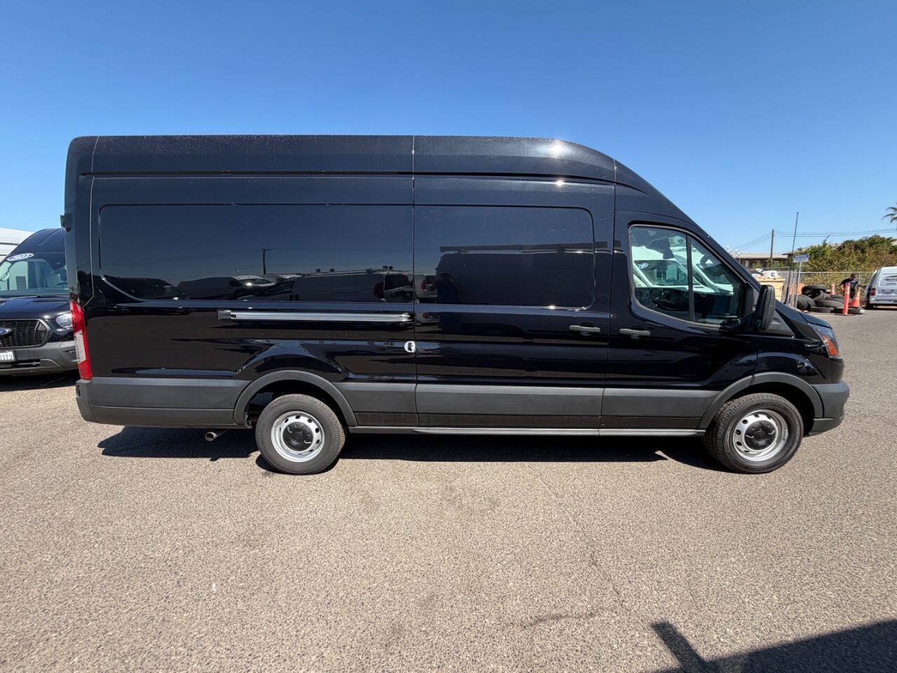 Used 2023 Ford Transit 250 148 High Roof Extended w/ Load Area Protection Package RWD image 5