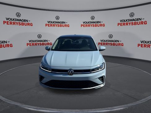 New 2026 Volkswagen Jetta SE image 3