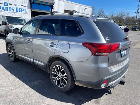 Used 2016 Mitsubishi Outlander SE image 4
