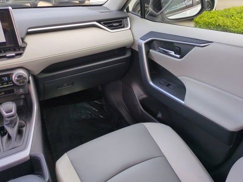 Used 2025 Toyota RAV4 XLE Premium image 16