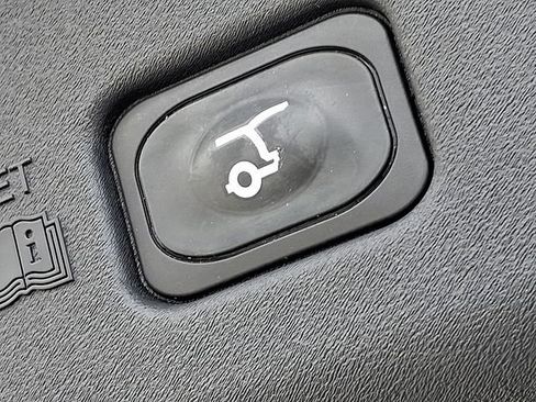 Used 2024 Lincoln Nautilus Reserve w/ Equipment Group 202A image 28