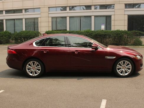 Used 2017 Jaguar XF Premium RWD image 6