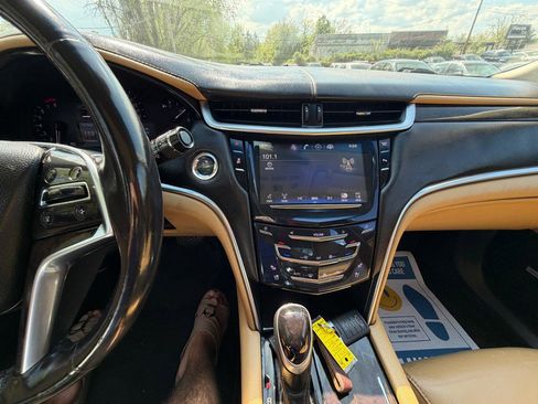 Used 2013 Cadillac XTS Luxury image 18