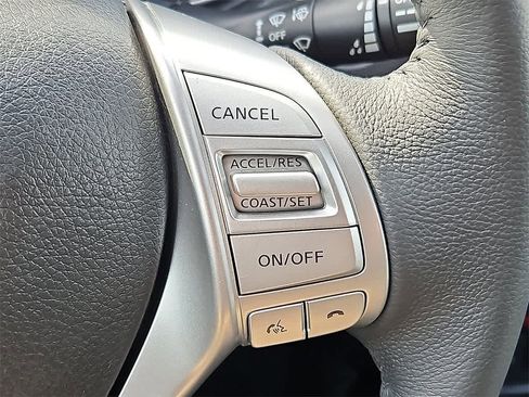 Used 2015 Nissan Rogue SL w/ SL Premium Package image 19