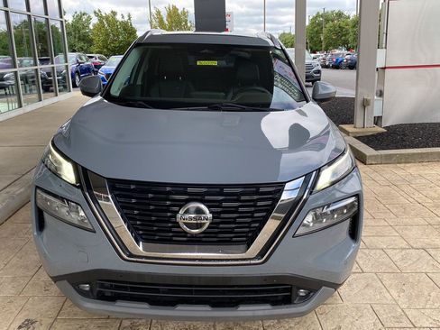 Used 2021 Nissan Rogue SL w/ Premium Package AWD/4WD image 2
