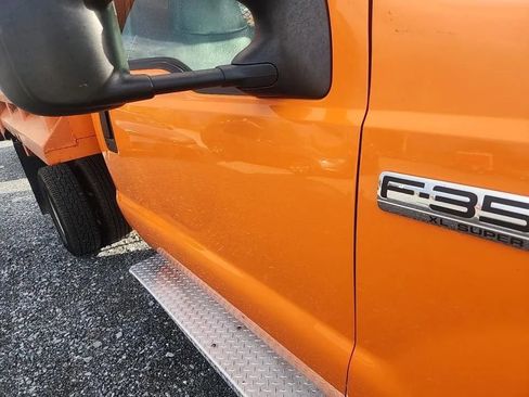 Used 2005 Ford F350 4x4 Regular Cab DRW Super Duty image 6