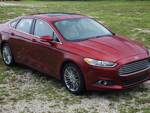 Used 2013 Ford Fusion SE FWD image 15