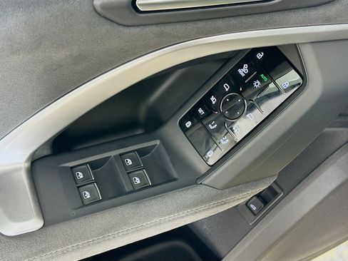 New 2026 Audi SQ5 Prestige AWD/4WD image 17
