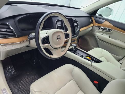 Used 2022 Volvo XC90 T6 Momentum w/ Advanced Package AWD/4WD image 24