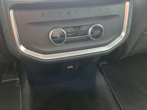 Used 2025 Ford Expedition Max Active AWD/4WD image 40