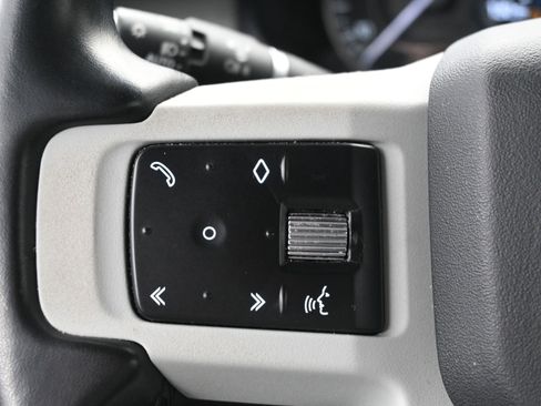 Used 2023 Land Rover Defender 90 S image 20