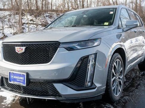 Used 2025 Cadillac XT6 Sport AWD/4WD image 2