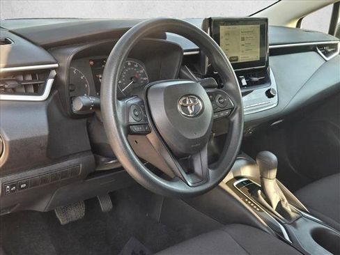 Used 2025 Toyota Corolla LE image 10