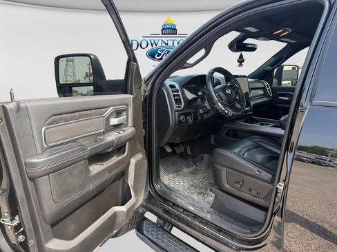 Used 2024 RAM 2500 Big Horn w/ Night Edition AWD/4WD image 11